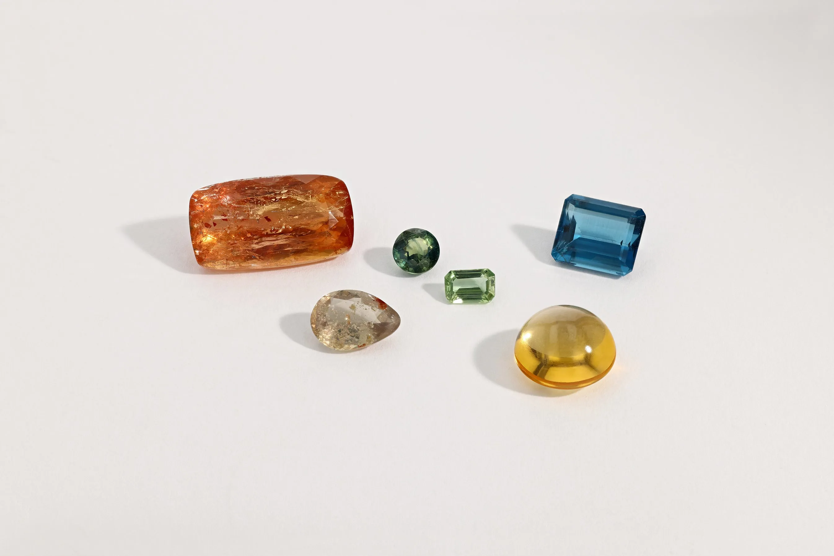 BESPOKE 25.61CT IMPERIAL TOPAZ