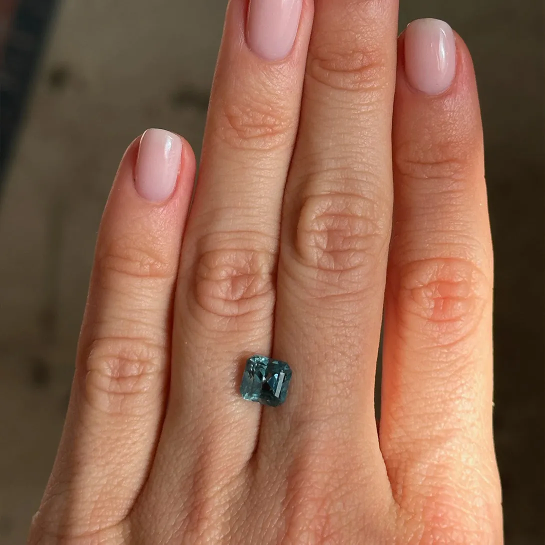 BESPOKE 2.63CT MONTANA SAPPHIRE