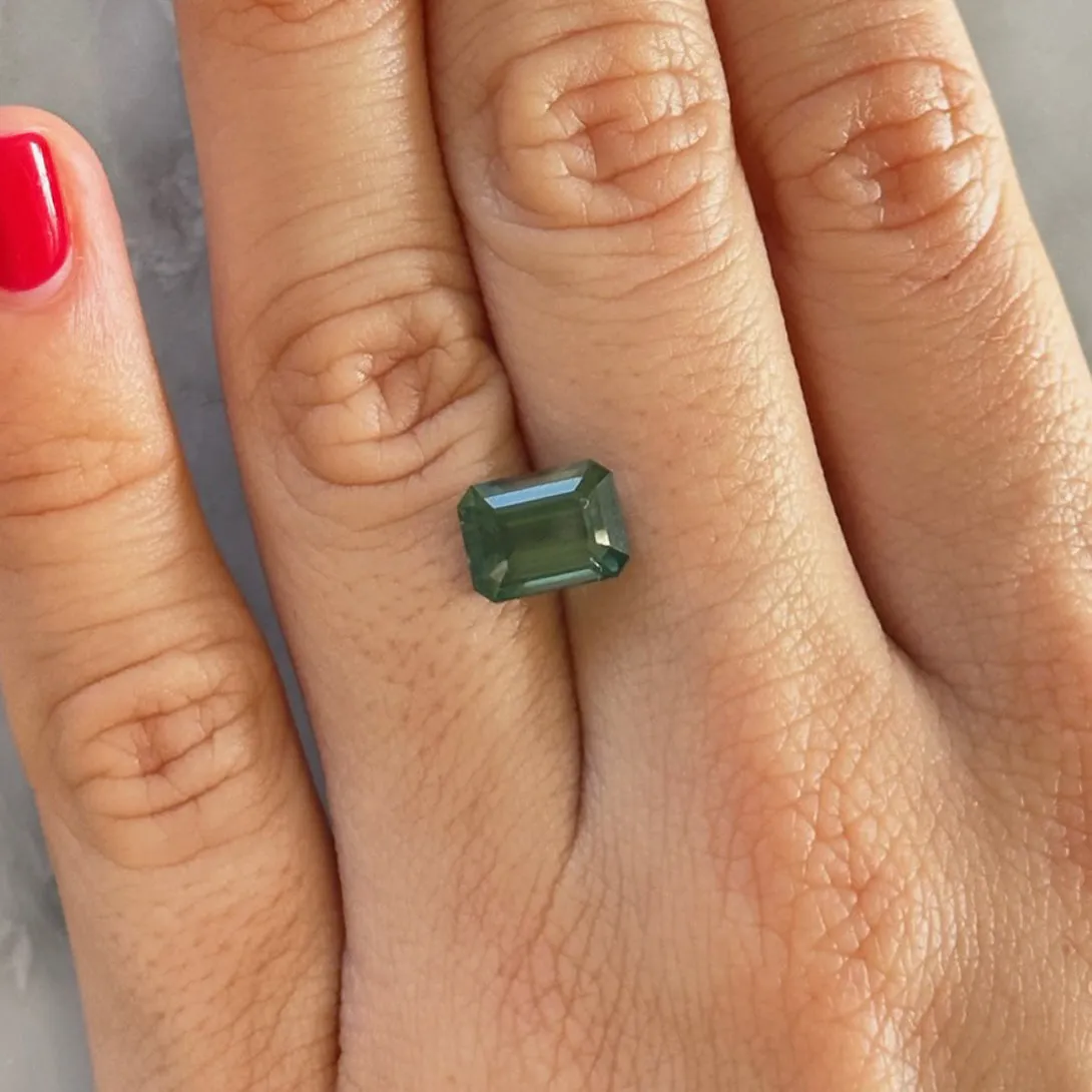 BESPOKE 3.34CT GREEN SAPPHIRE