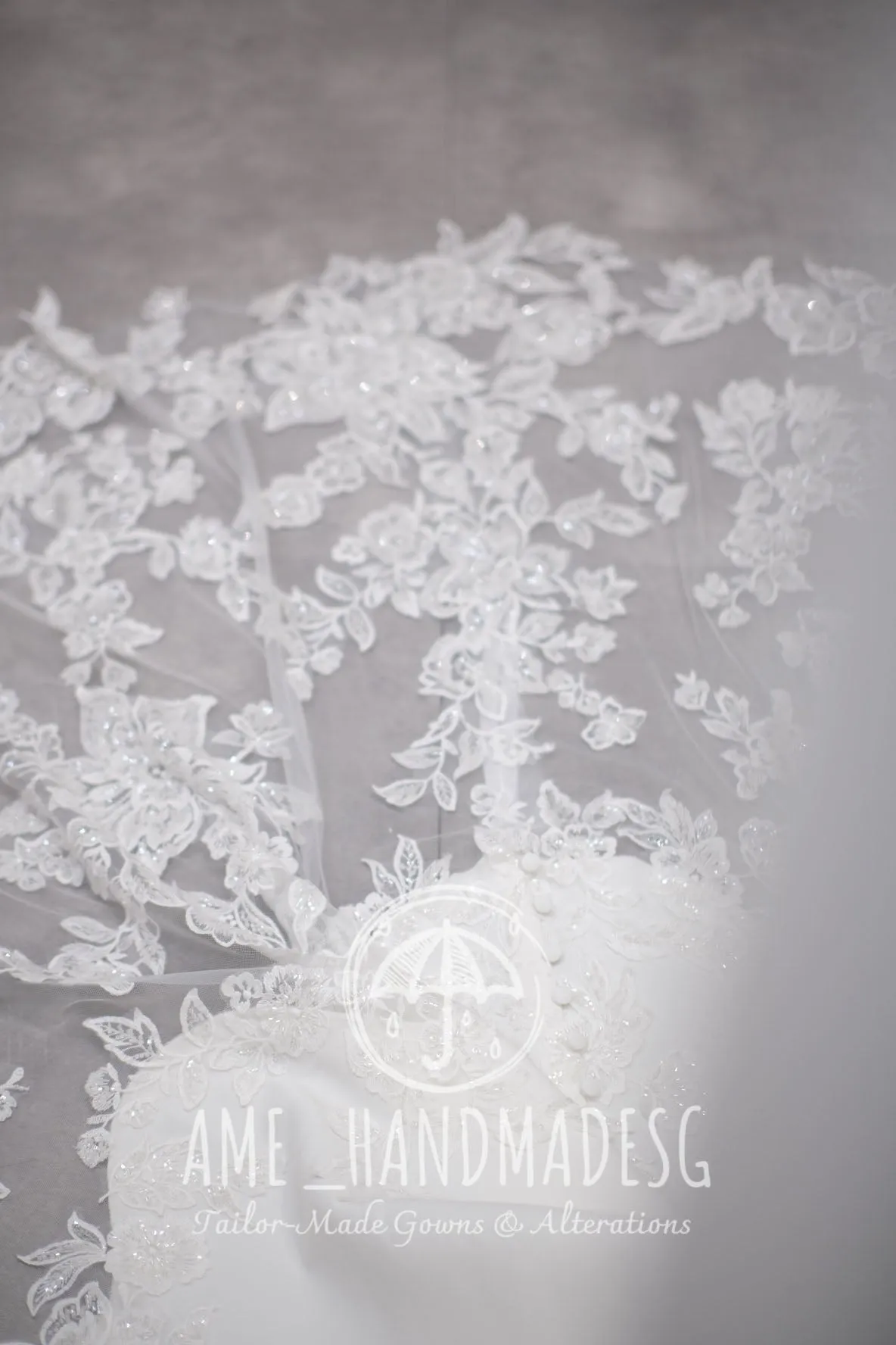 BG-WED-AME-10010 WEDDING GOWN LUX FABRIC HALF LACE WITH BEADED SIXE XS  BUST 78-82 WAIST 64-66 HIPS 94