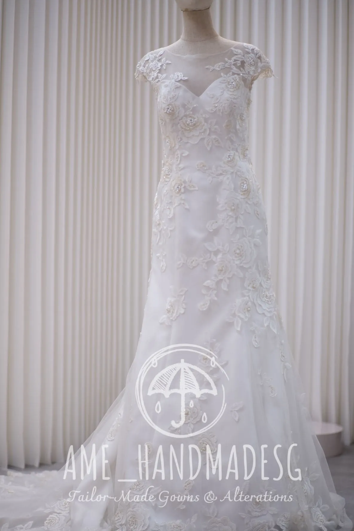 BG-WED-AME-10013 WEDDING GOWN PREMIUM FABRIC FULL APPLIQUE LACE WITH BEADED SIZE M , BUST 84-86 WAIST 68-70