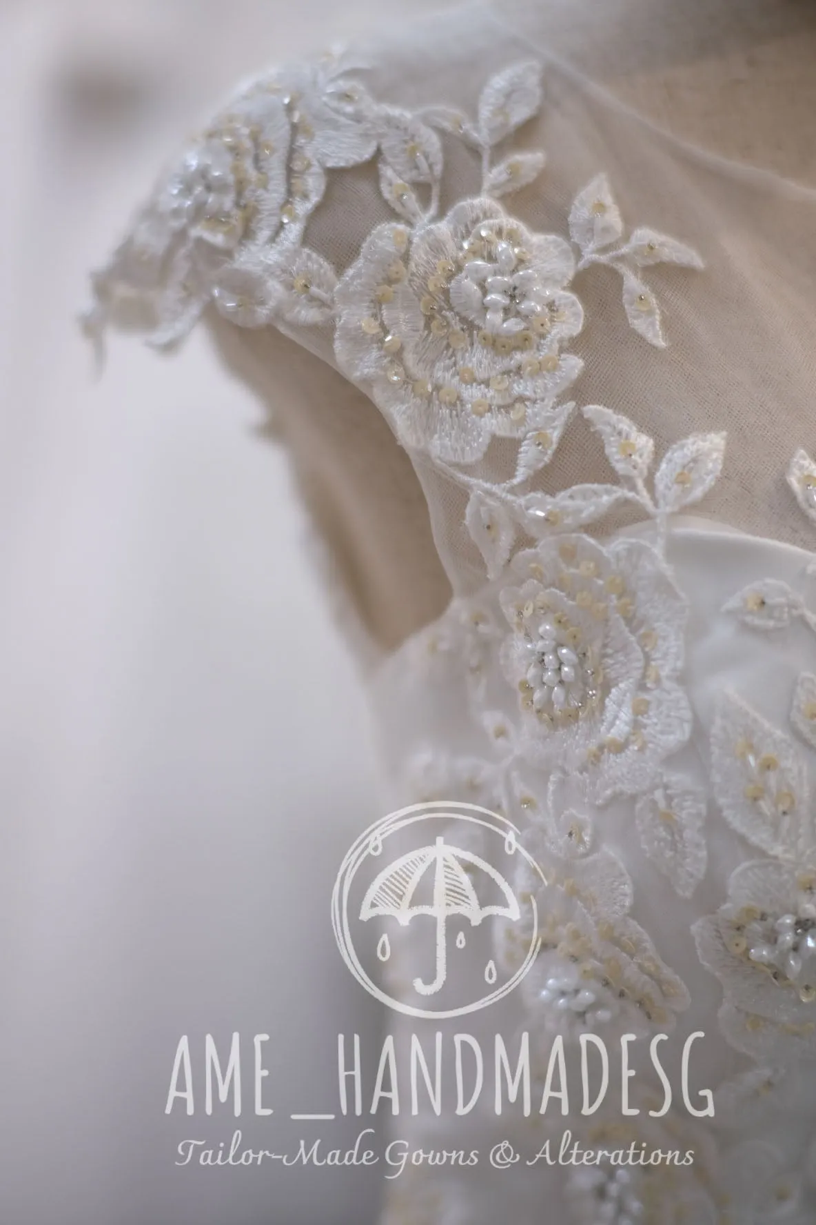 BG-WED-AME-10013 WEDDING GOWN PREMIUM FABRIC FULL APPLIQUE LACE WITH BEADED SIZE M , BUST 84-86 WAIST 68-70