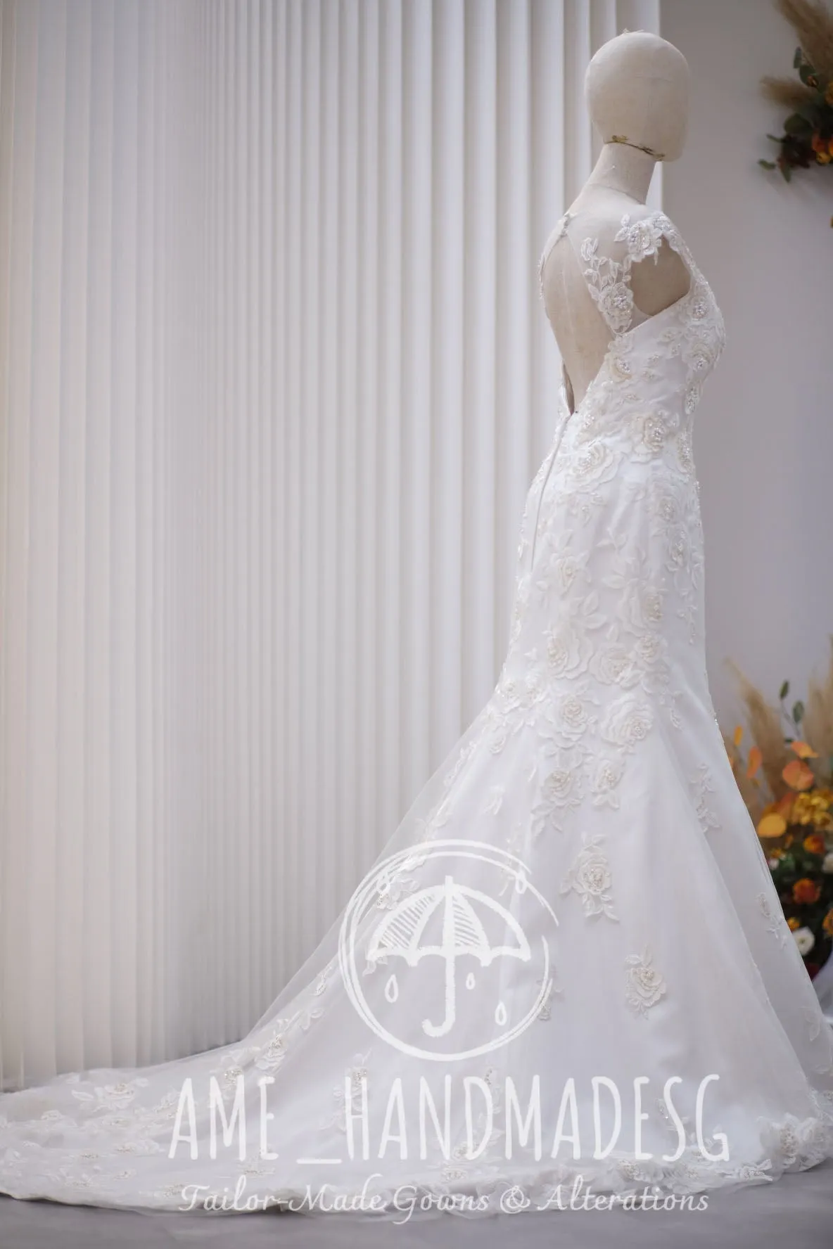 BG-WED-AME-10013 WEDDING GOWN PREMIUM FABRIC FULL APPLIQUE LACE WITH BEADED SIZE M , BUST 84-86 WAIST 68-70