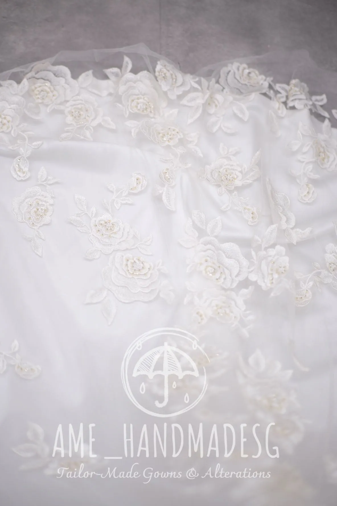BG-WED-AME-10013 WEDDING GOWN PREMIUM FABRIC FULL APPLIQUE LACE WITH BEADED SIZE M , BUST 84-86 WAIST 68-70