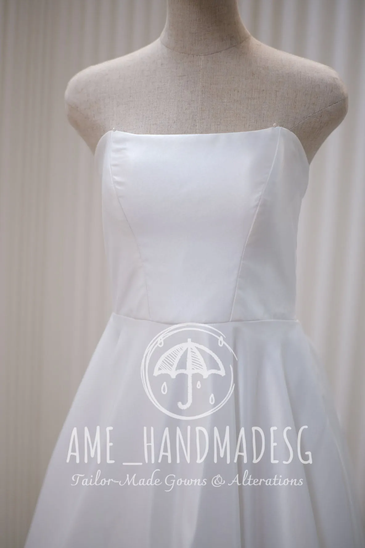 BG-WED-AME-10022 WEDDING GOWN LUX FABRIC PLAIN WITH PLEATED SIZE L BUST 88-90 WAIST 70-72