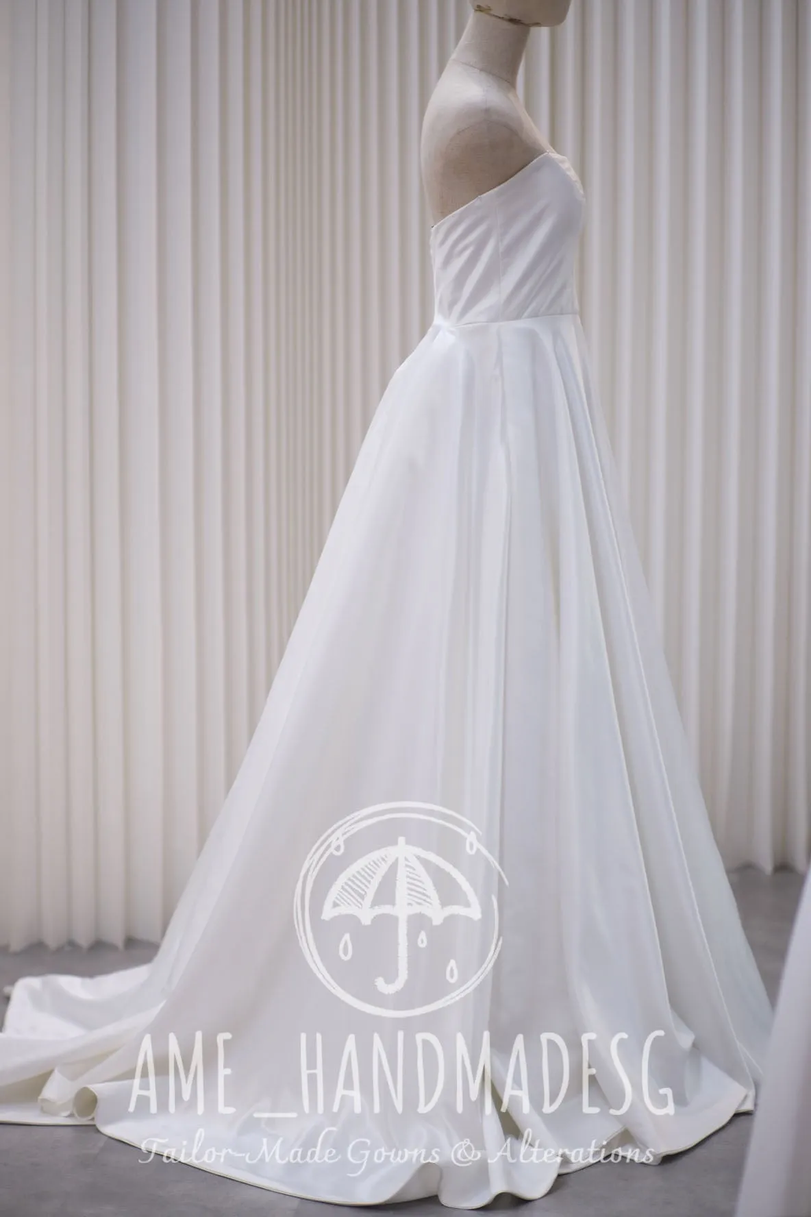 BG-WED-AME-10022 WEDDING GOWN LUX FABRIC PLAIN WITH PLEATED SIZE L BUST 88-90 WAIST 70-72