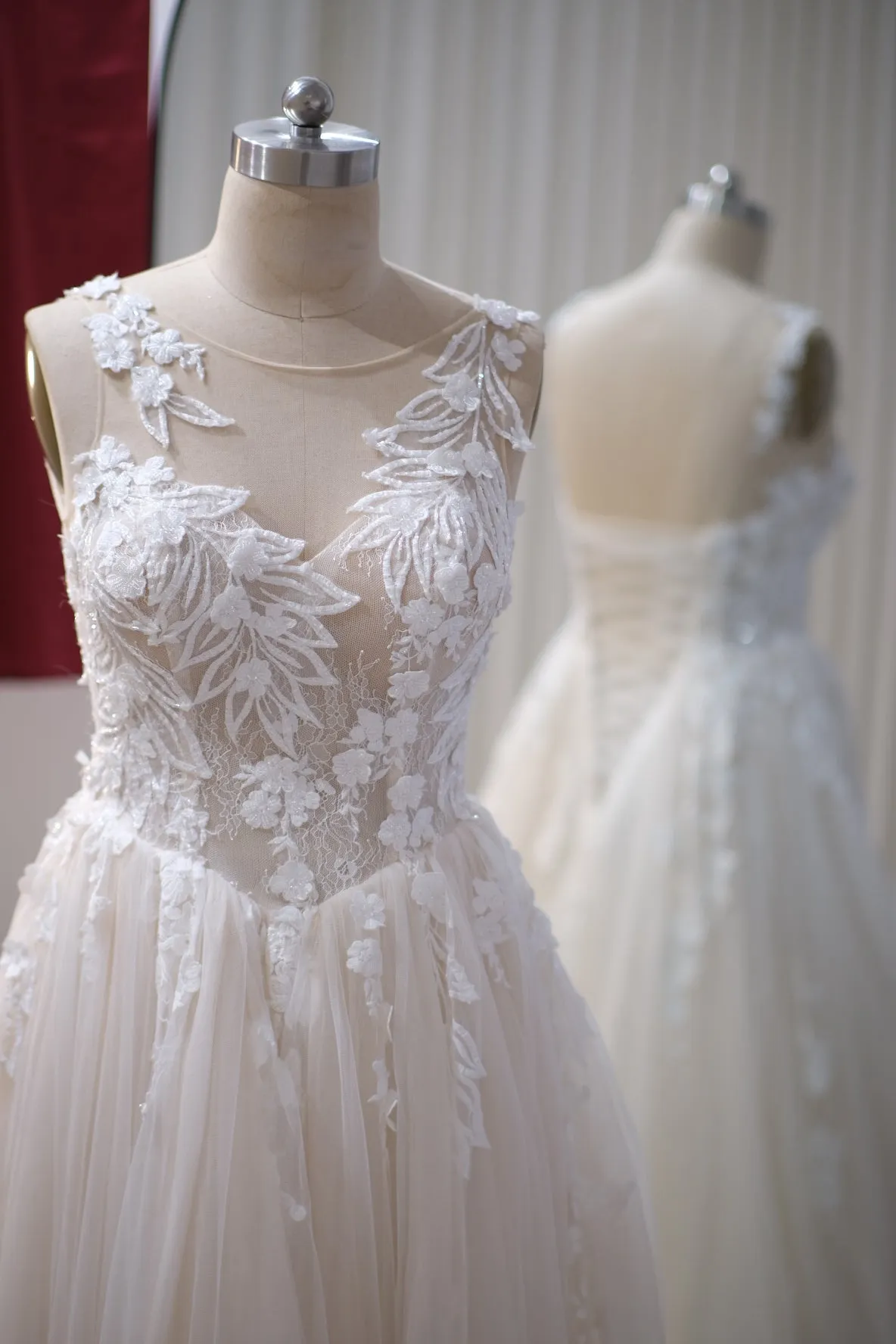 BG-WED-AME-10055 WEDDING GOWN LUX FABRIC FULL Applique LACE WITH BEADED SIZE L BUST 86-90 WAIST 70-72