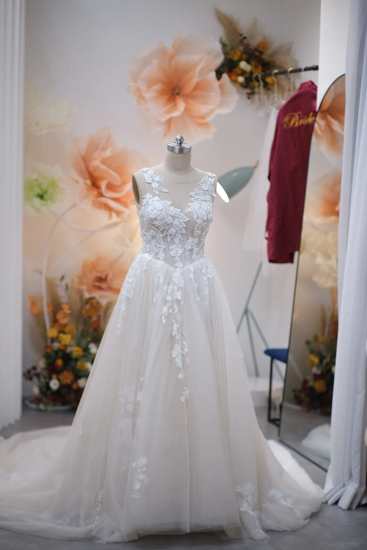 BG-WED-AME-10055 WEDDING GOWN LUX FABRIC FULL Applique LACE WITH BEADED SIZE L BUST 86-90 WAIST 70-72