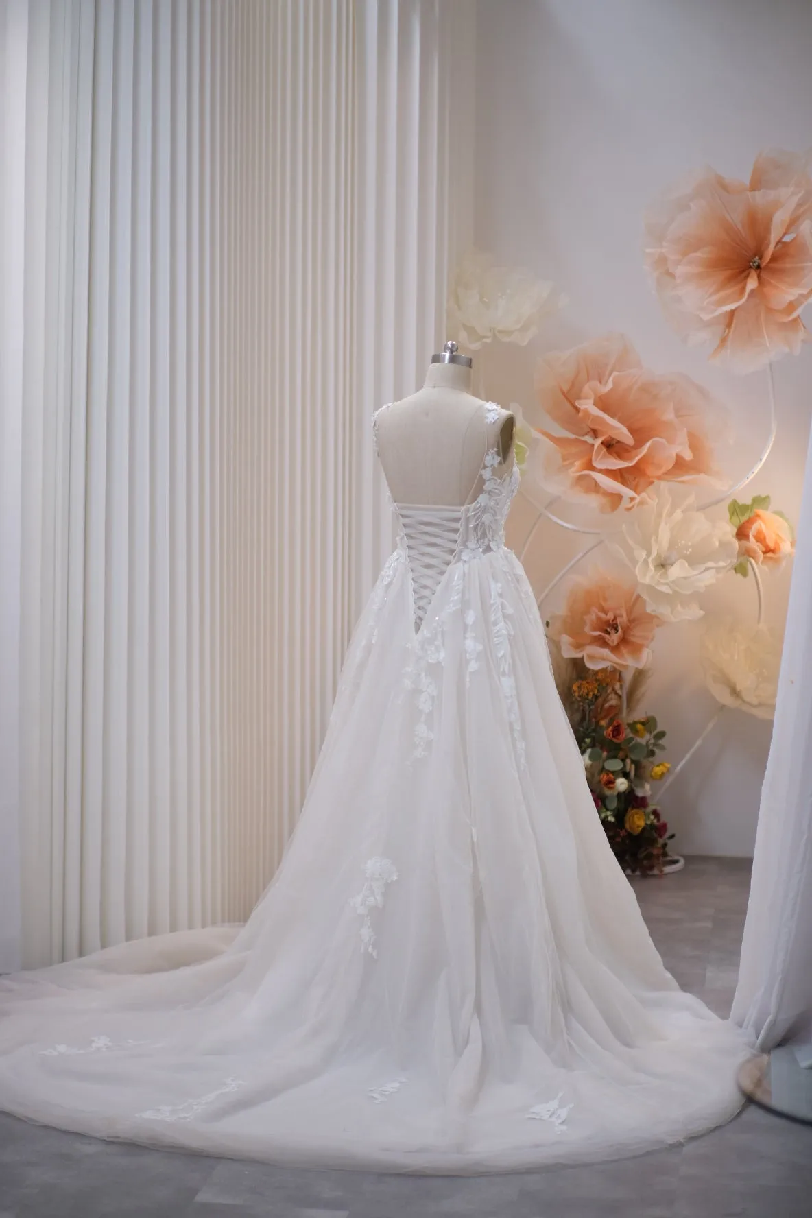 BG-WED-AME-10055 WEDDING GOWN LUX FABRIC FULL Applique LACE WITH BEADED SIZE L BUST 86-90 WAIST 70-72