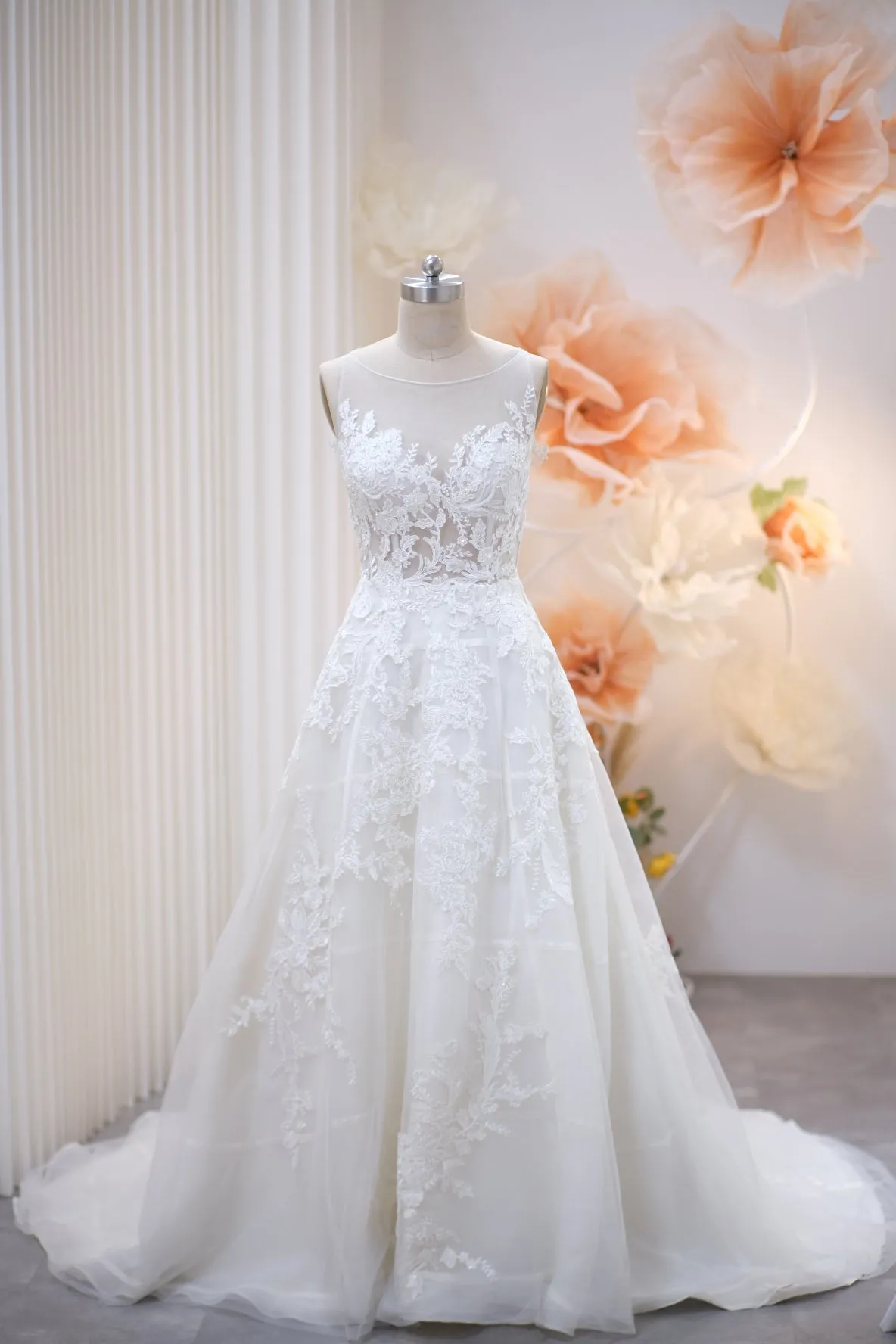 BG-WED-AME-10060 WEDDING GOWN LUX FABRIC Full Applique Lace WITH BEADED SIZE M BUST 84-86 WAIST 68-70