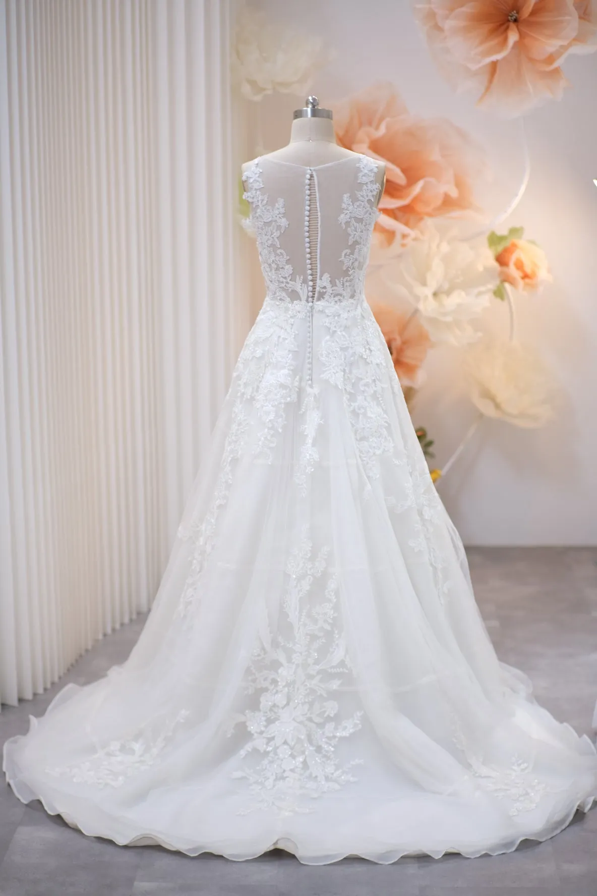 BG-WED-AME-10060 WEDDING GOWN LUX FABRIC Full Applique Lace WITH BEADED SIZE M BUST 84-86 WAIST 68-70
