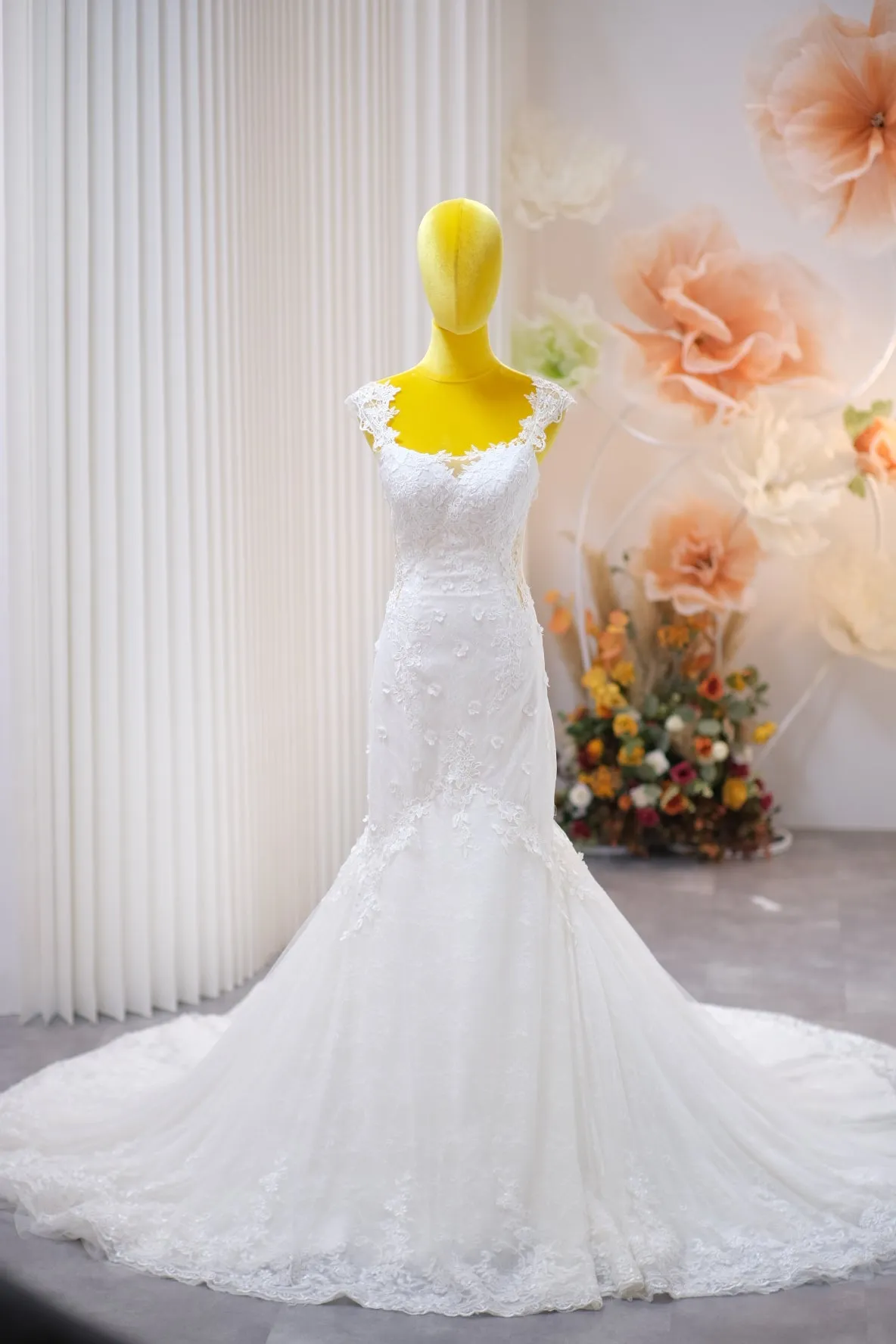 BG-WED-AME-10061 WEDDING GOWN LUX FABRIC Full Fabric Lace SIZE S BUST 80-84 WAIST 66-68