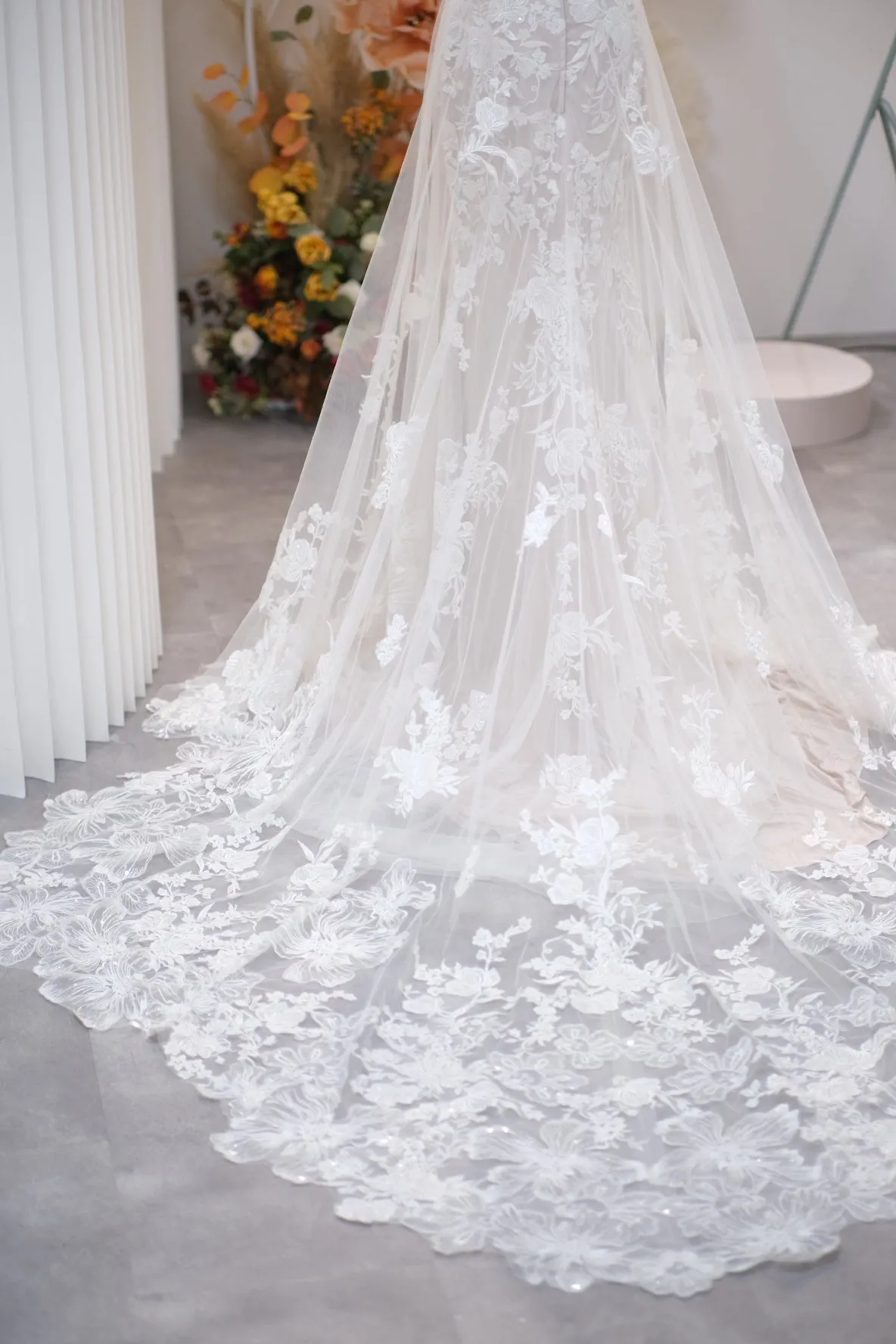 BG-WED-AME-10062 WEDDING GOWN LUX FABRIC, FULL FABRIC LACE SIZE S BUST 80-84 WAIST 66-68 HIPS 96